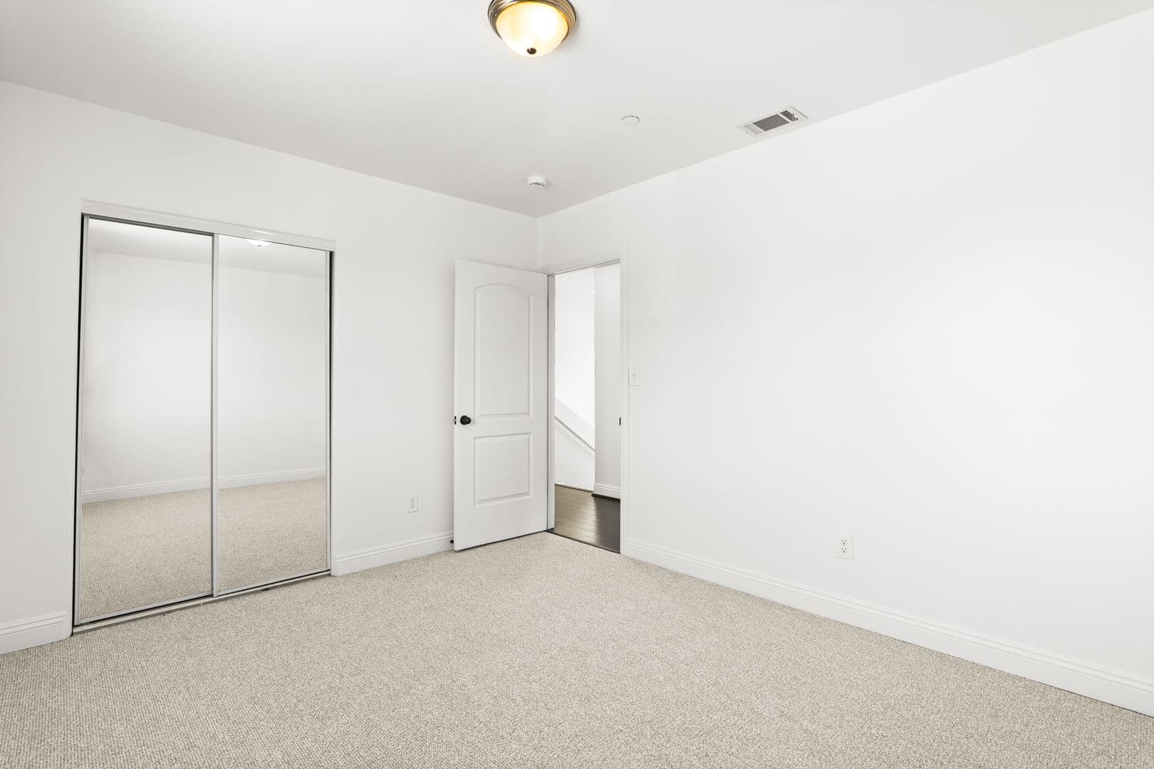 Los Angeles Condo: 1530 N Soto St