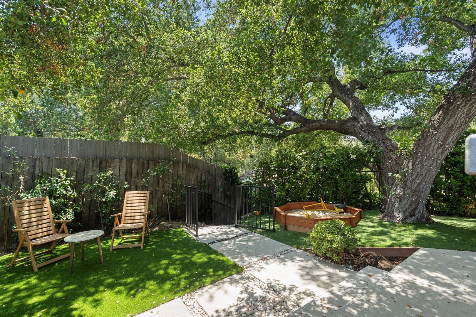 Glendale House: 2714 Hollister Terrace