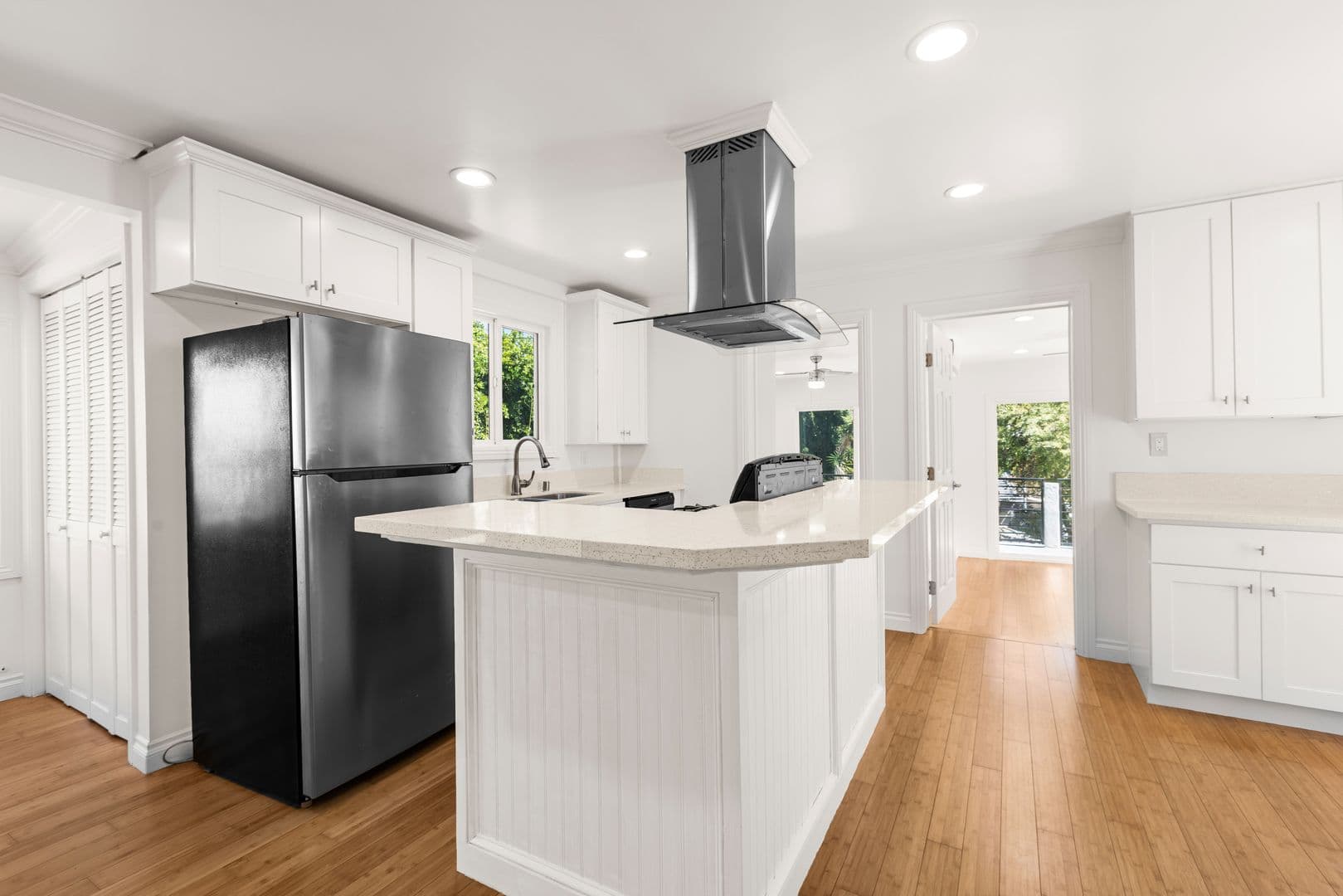 Los Angeles Condo: 2641 Riverside Terrace