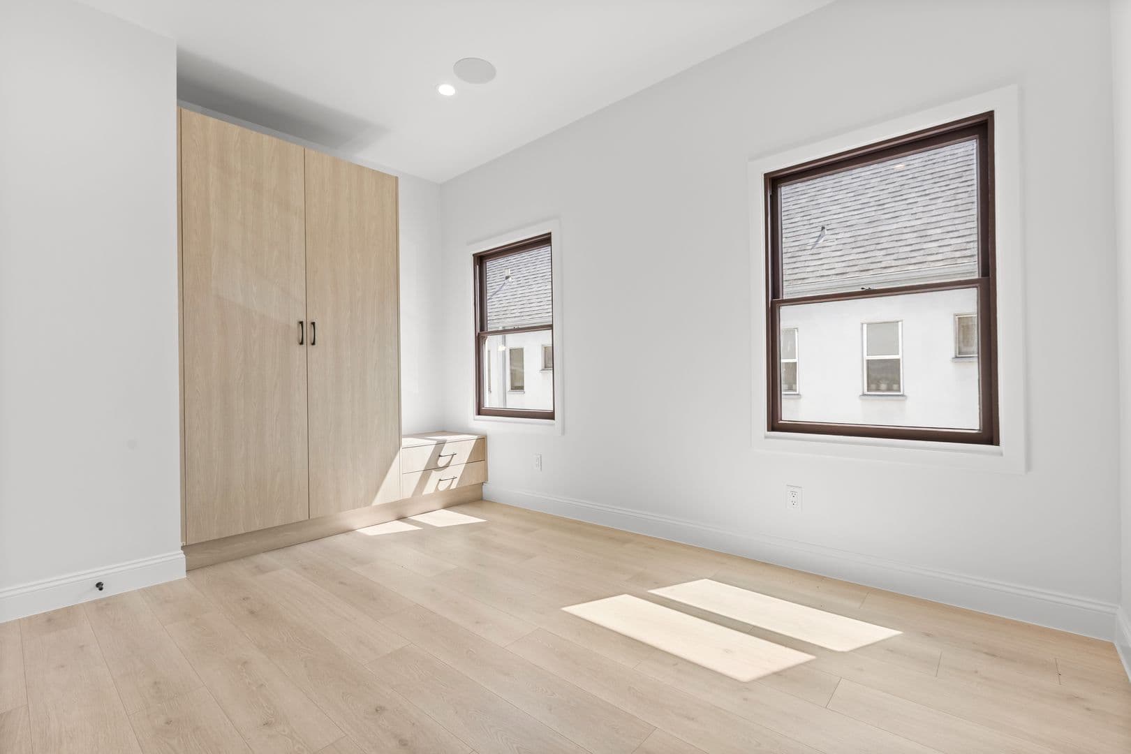 Los Angeles Condo: 341 N Genesee Ave