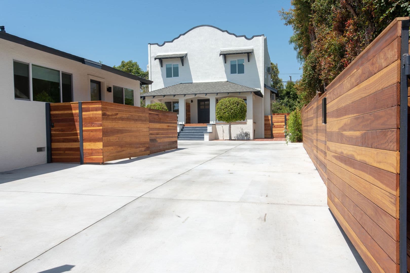 Los Angeles Condo: 2215 Elsinore St.