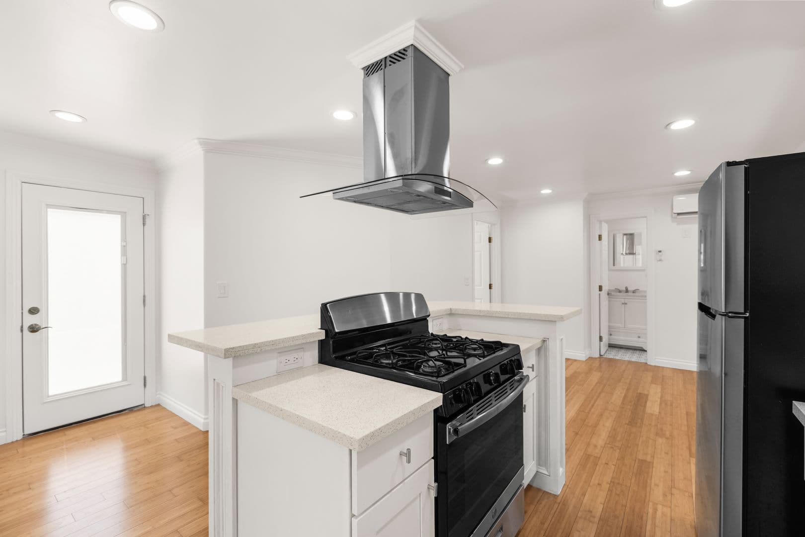 Los Angeles Condo: 2641 Riverside Terrace