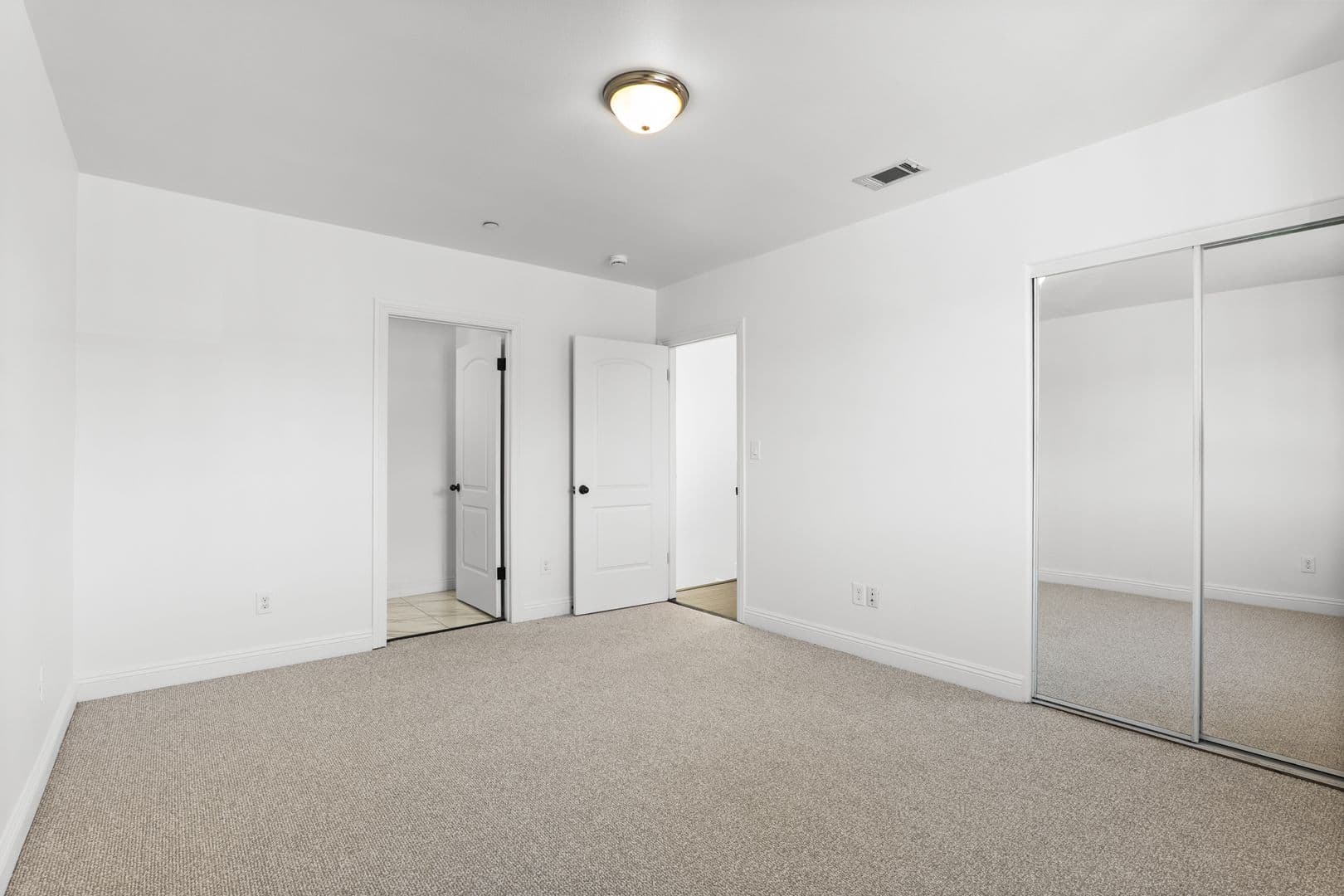 Los Angeles Condo: 1530 N Soto St