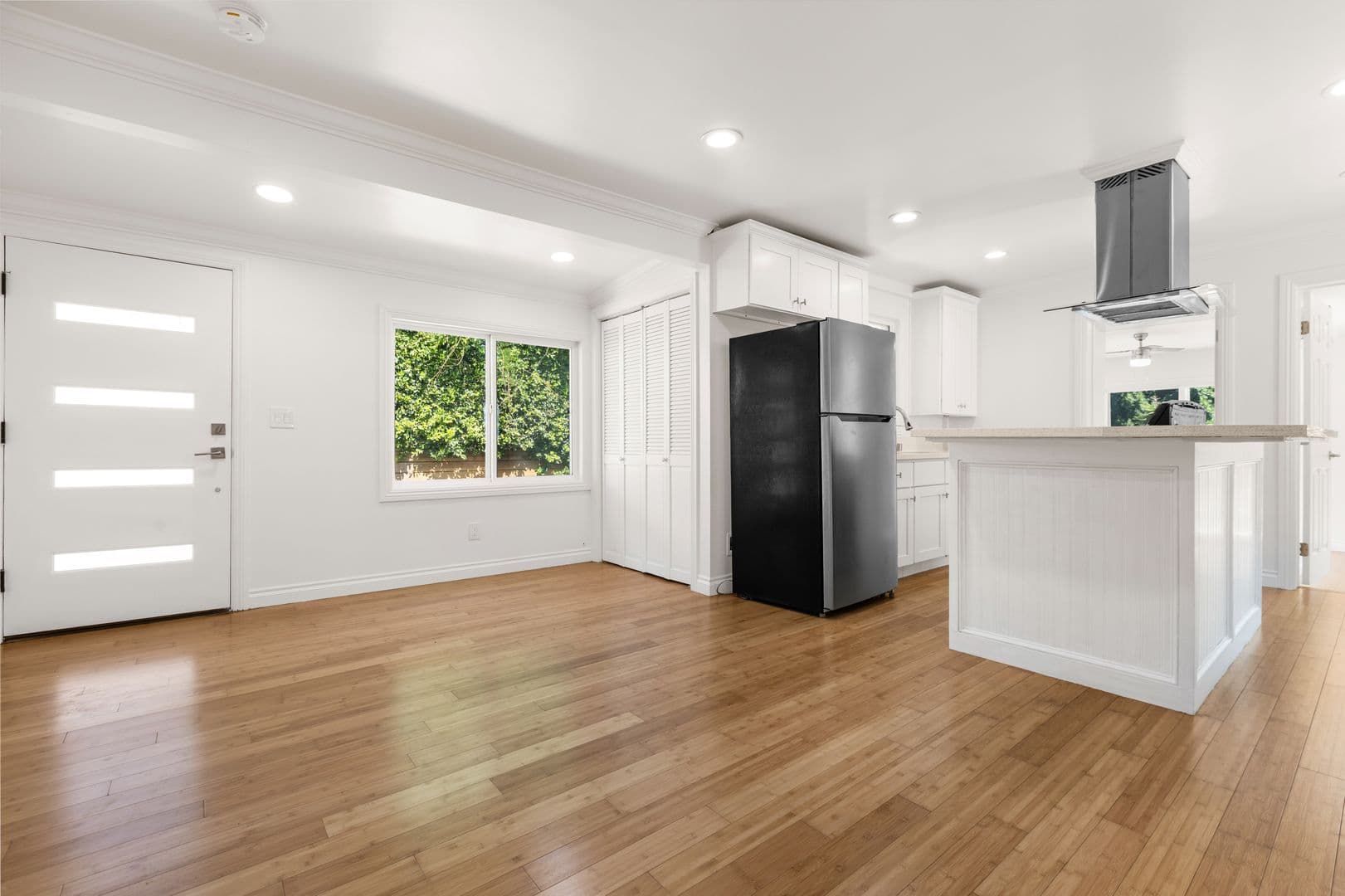 Los Angeles Condo: 2641 Riverside Terrace