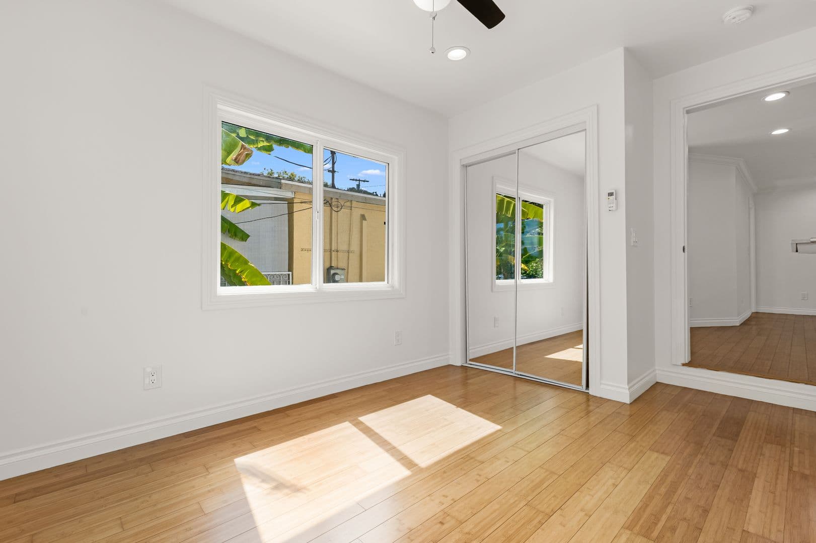 Los Angeles Condo: 2641 Riverside Terrace