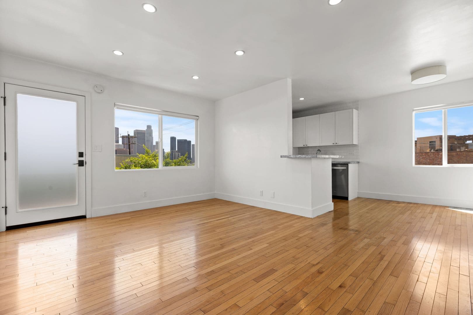 Los Angeles Apartment: 1167 Bellevue Ave.