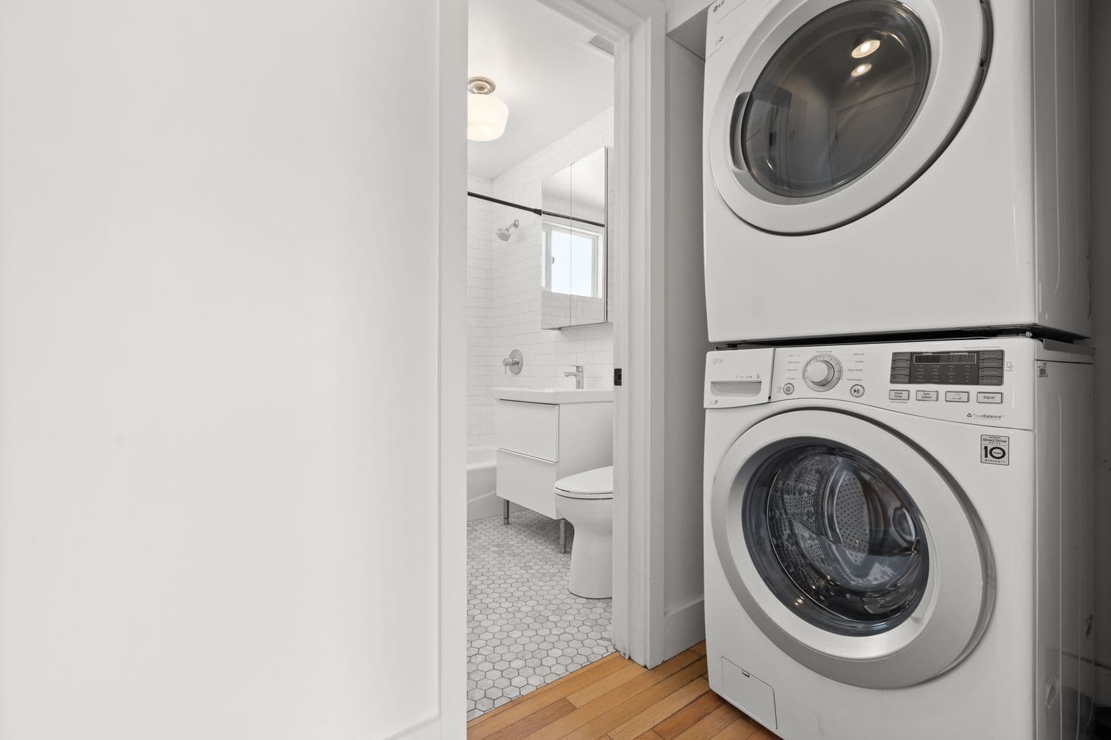 Los Angeles Apartment: 1167 Bellevue Ave.