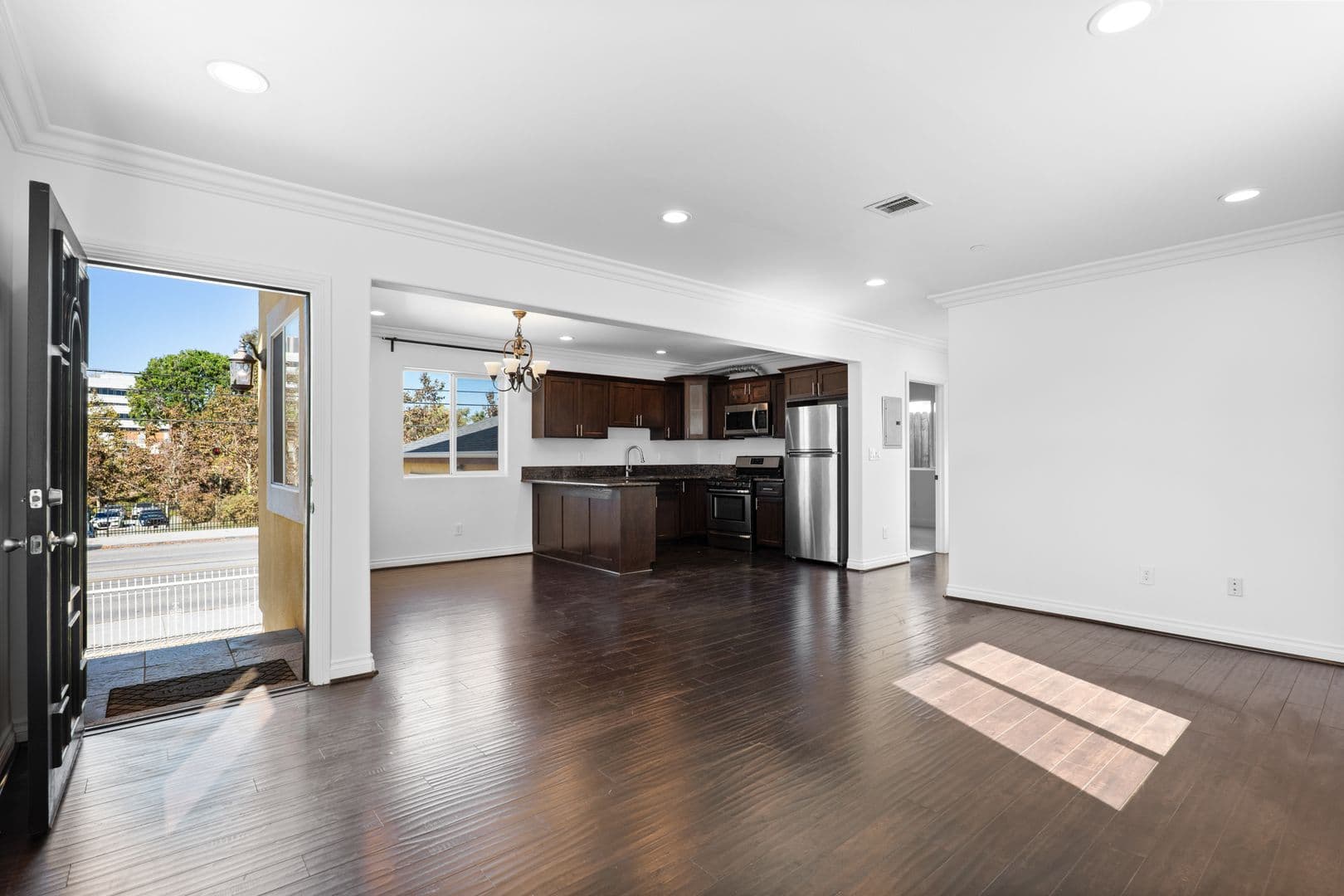 Los Angeles Condo: 1530 N Soto St