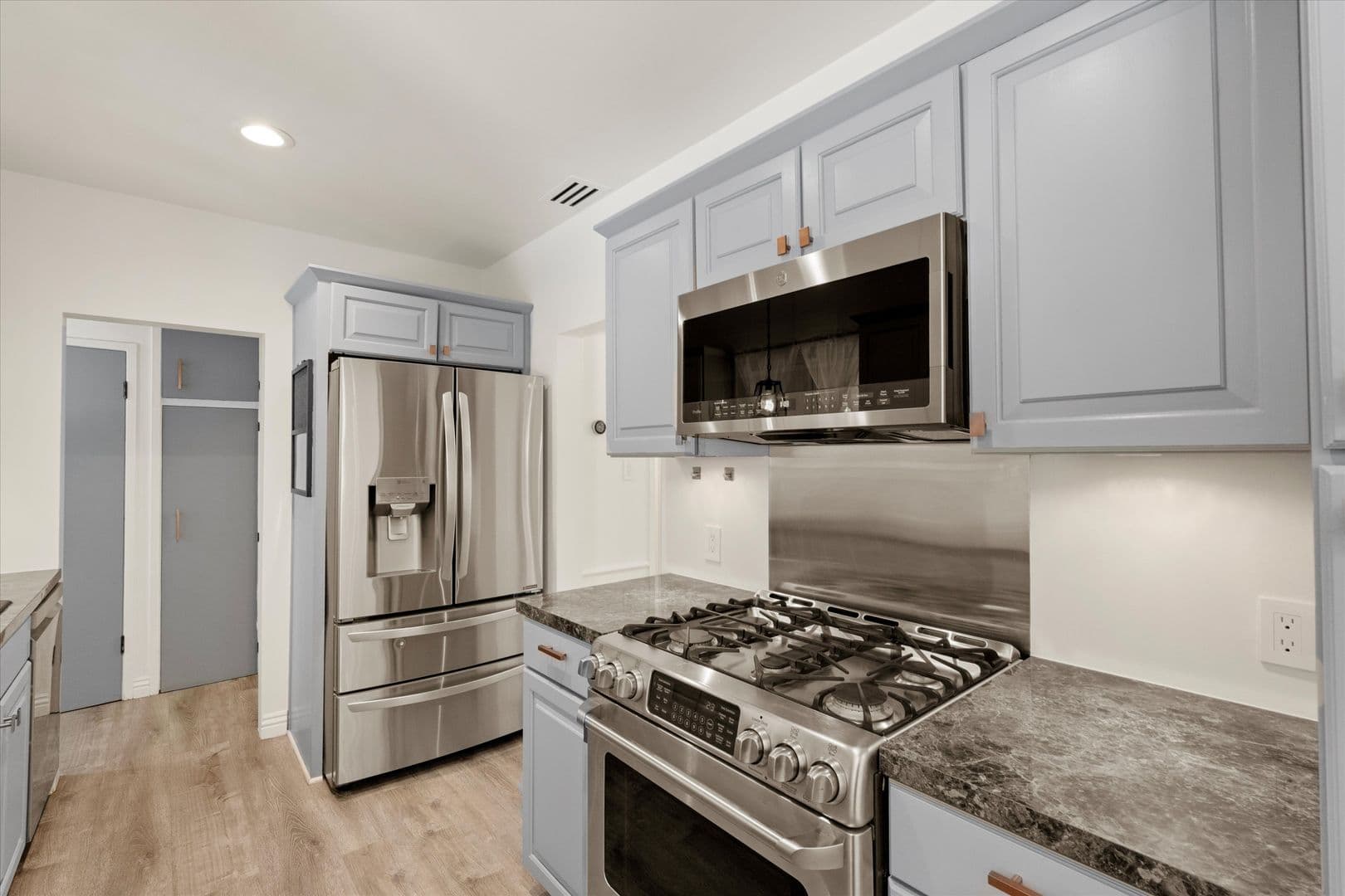 Glendale House: 2714 Hollister Terrace