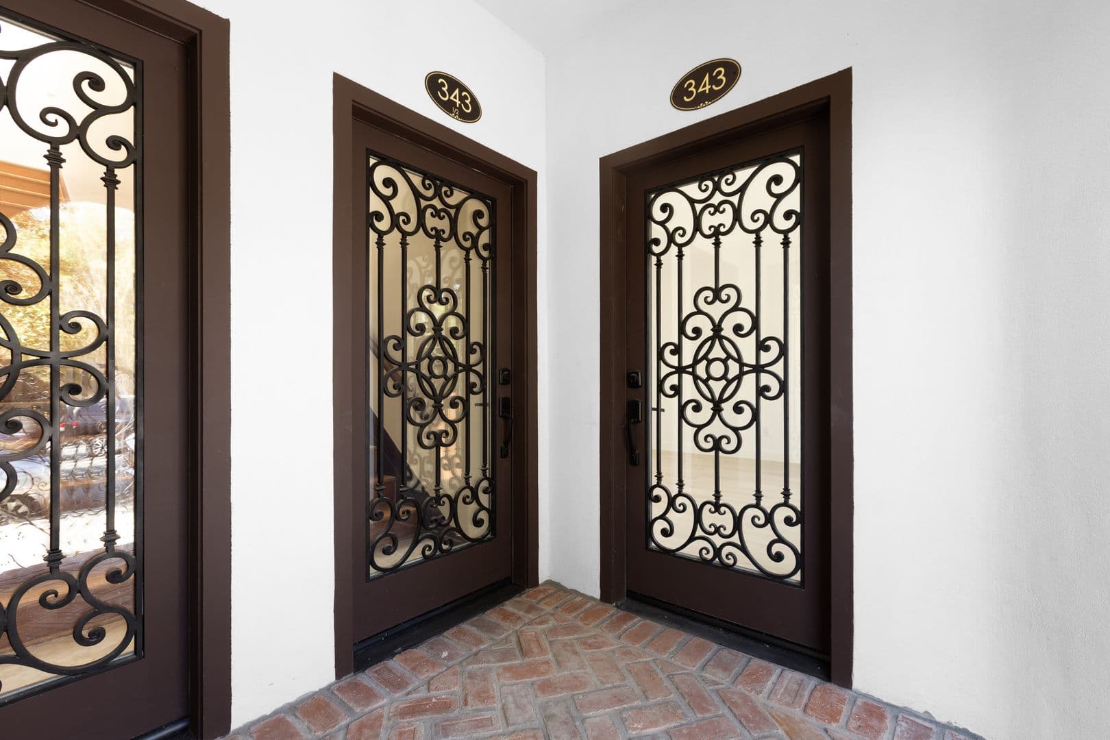Los Angeles Condo: 341 N Genesee Ave