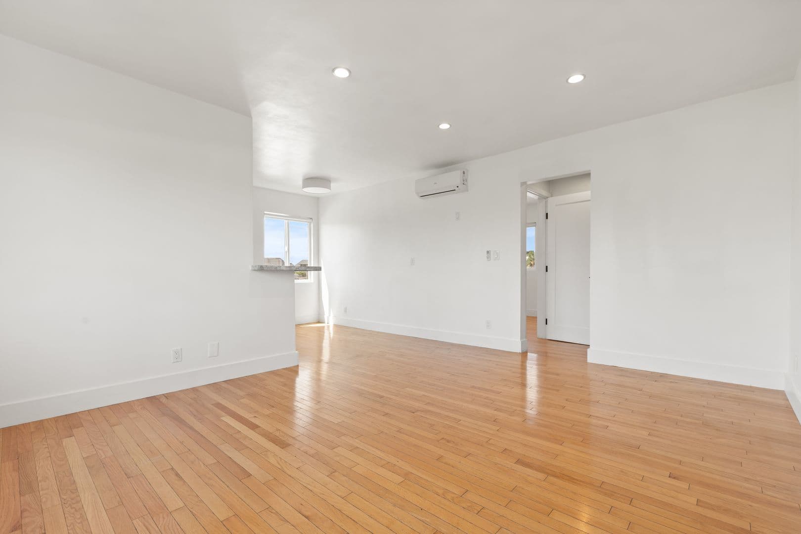 Los Angeles Apartment: 1167 Bellevue Ave.