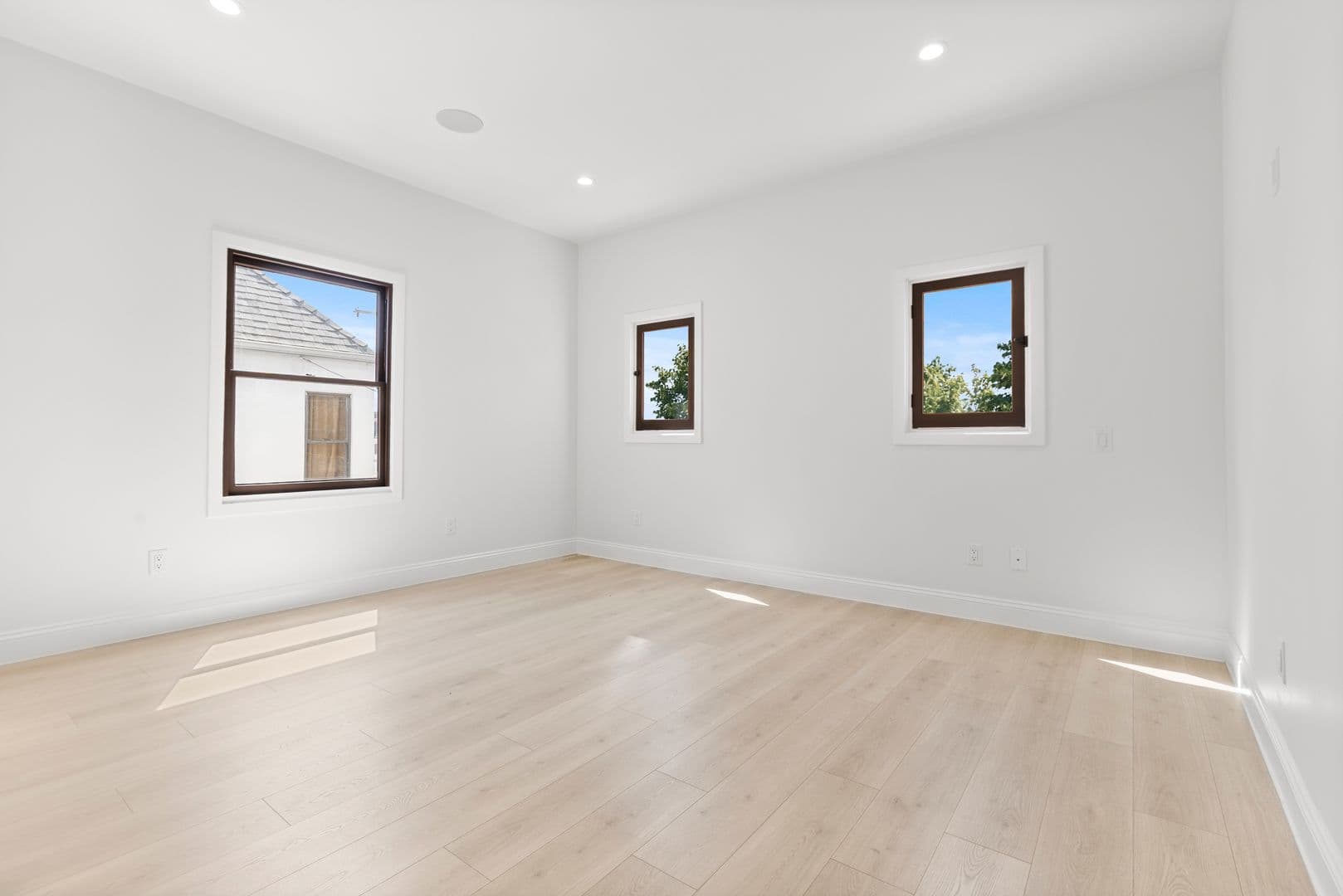 Los Angeles Condo: 341 N Genesee Ave