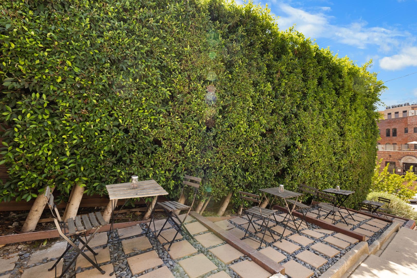 Los Angeles Apartment: 1167 Bellevue Ave.