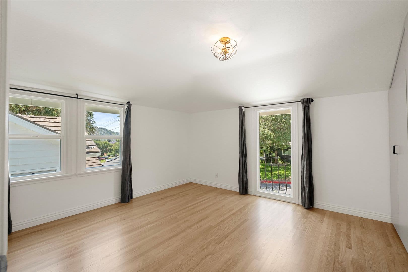 Glendale House: 2714 Hollister Terrace