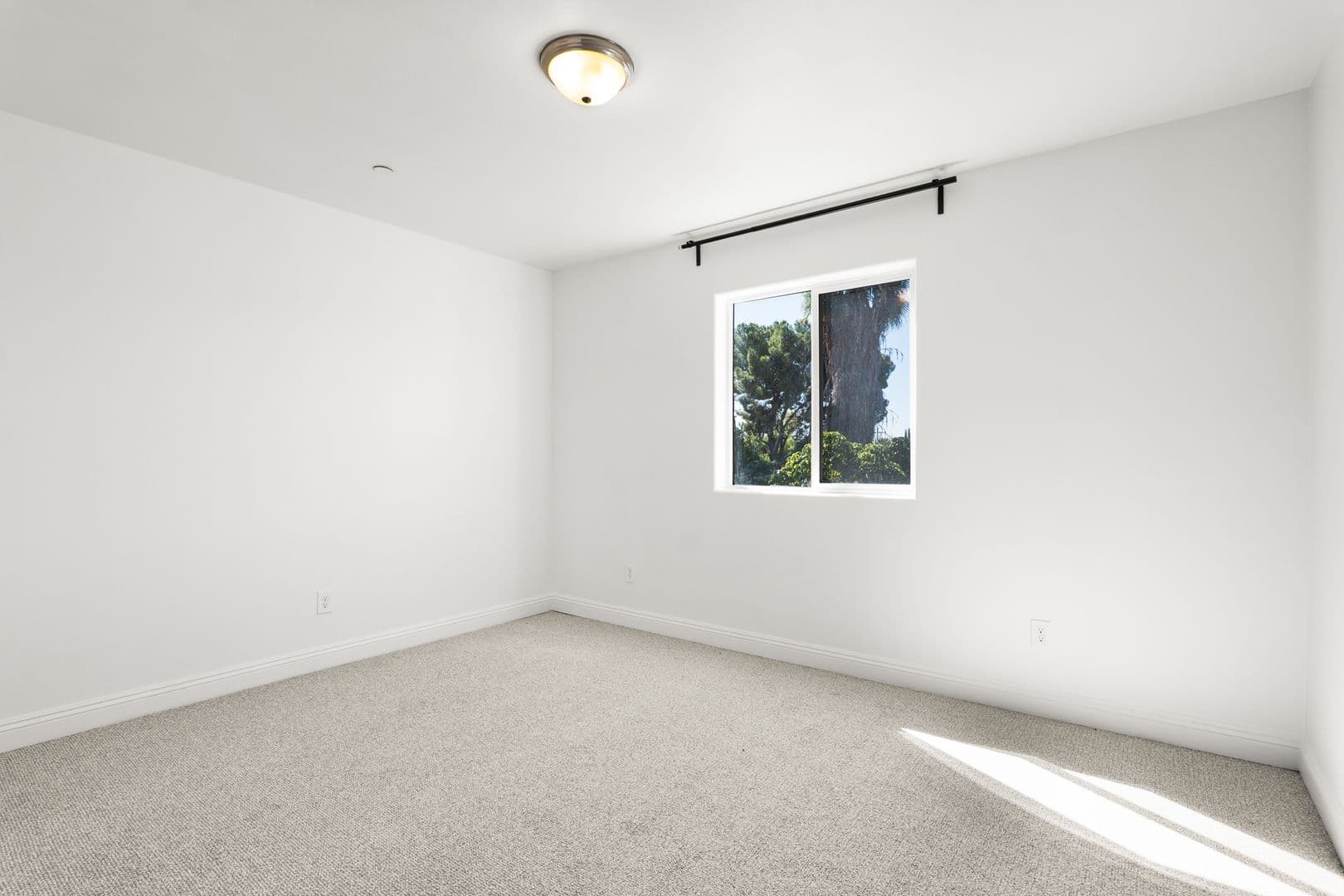 Los Angeles Condo: 1530 N Soto St