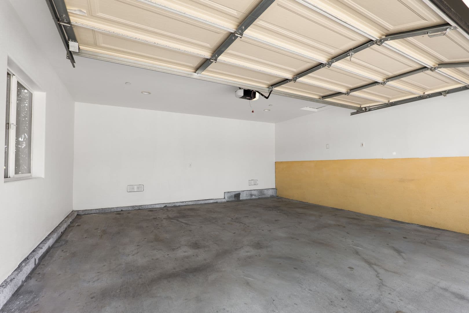 Los Angeles Condo: 1530 N Soto St