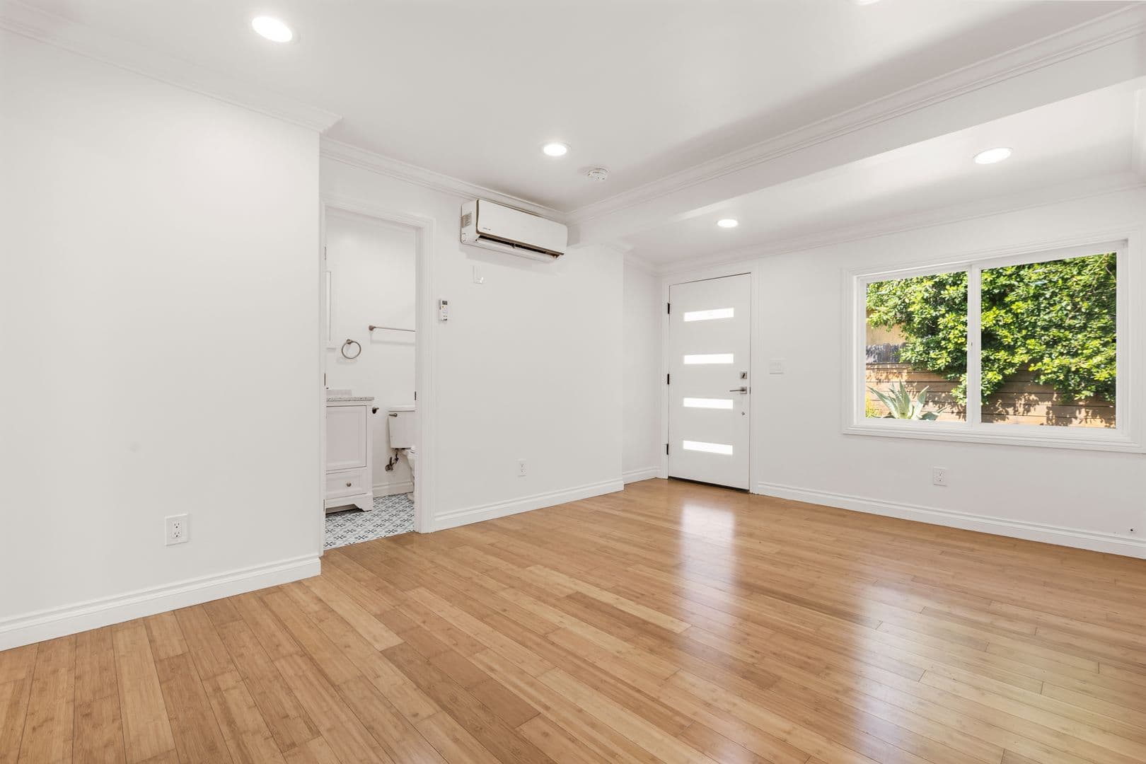 Los Angeles Condo: 2641 Riverside Terrace