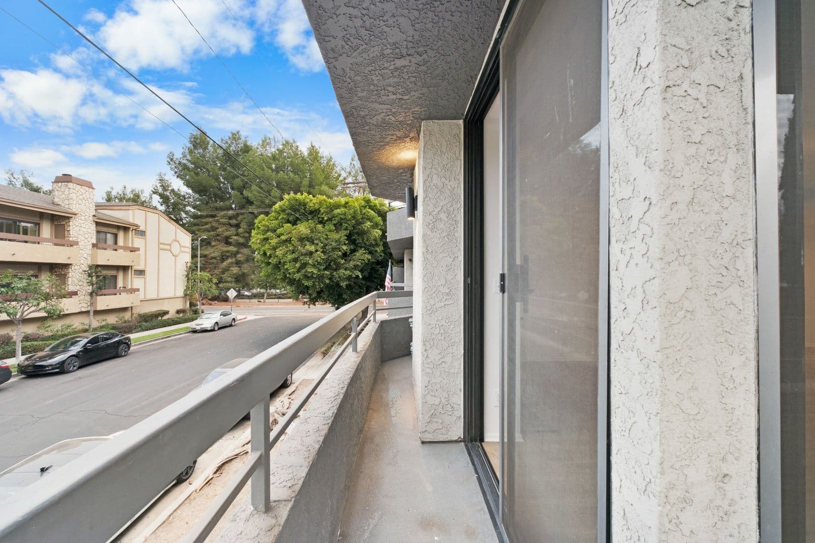 Valley Village Apartment: 5401 Rhodes Ave