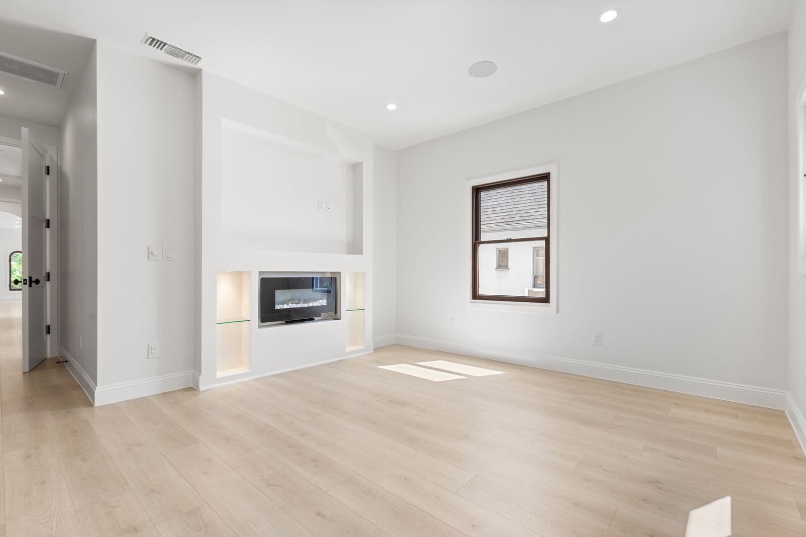 Los Angeles Condo: 341 N Genesee Ave