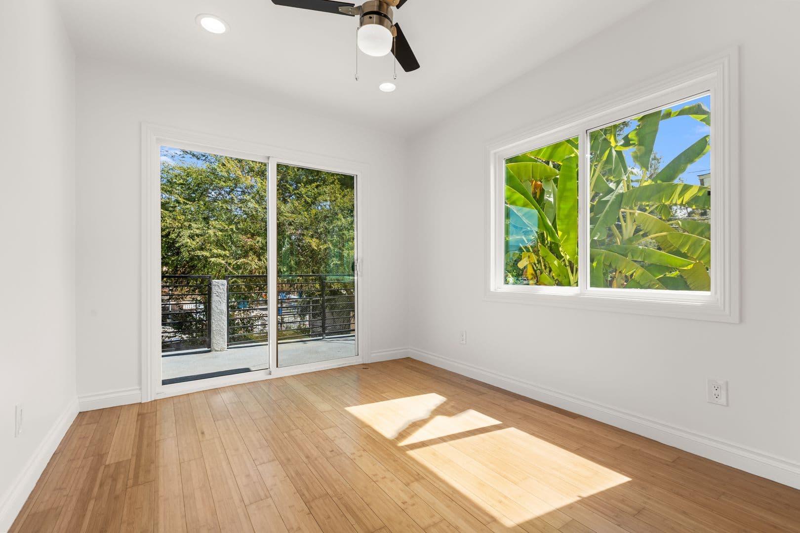 Los Angeles Condo: 2641 Riverside Terrace