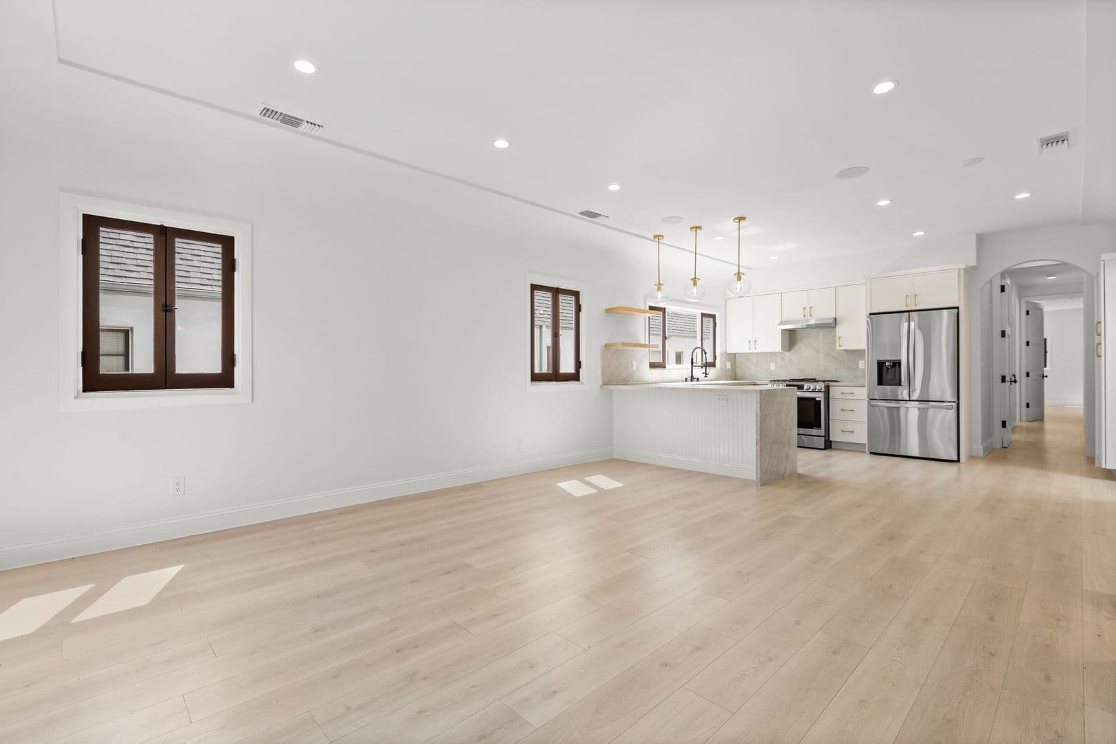 Los Angeles Condo: 341 N Genesee Ave