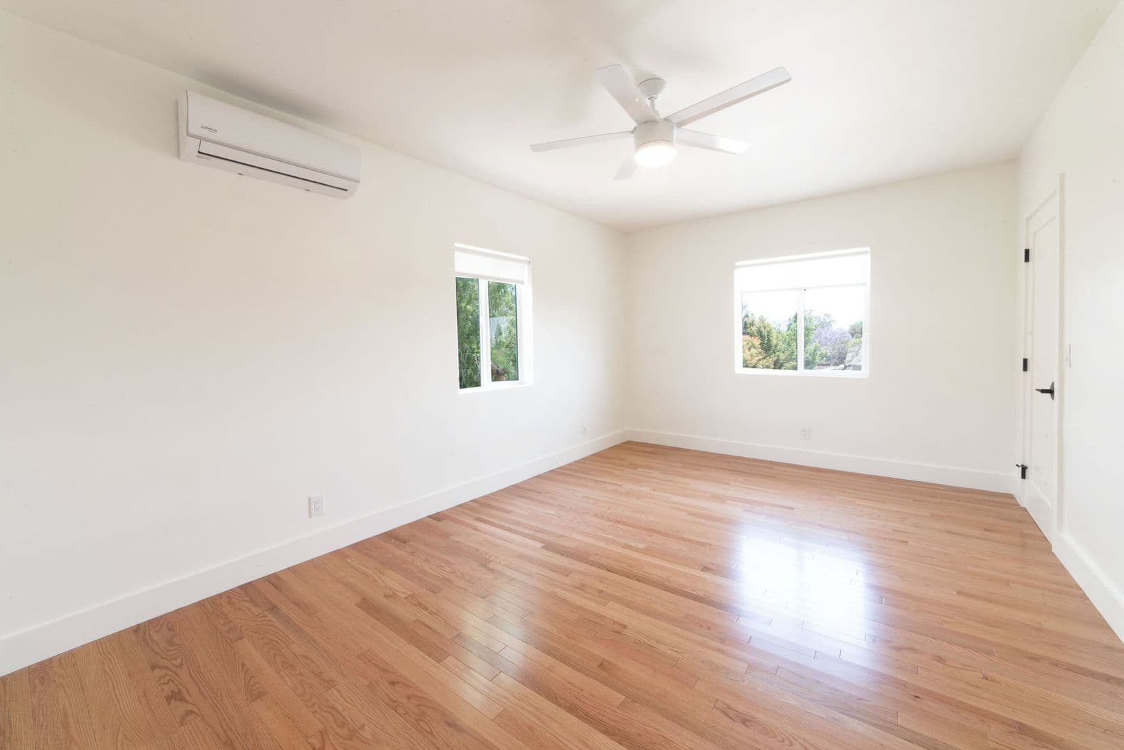 Los Angeles Condo: 2215 Elsinore St.