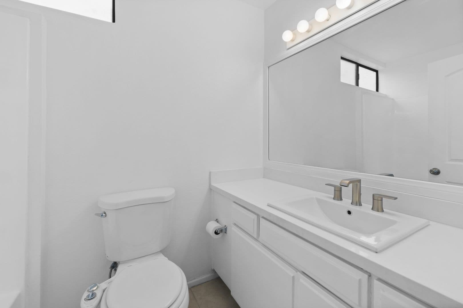 Valley Village Apartment: 5401 Rhodes Ave