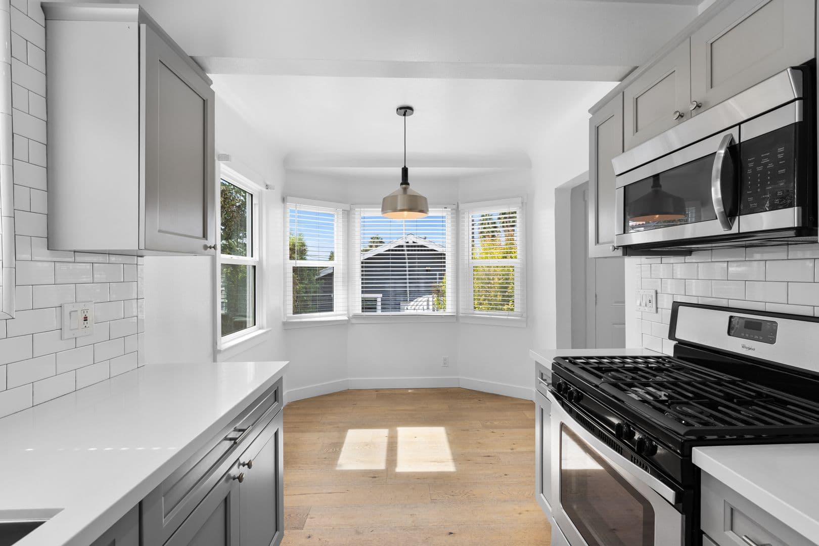 Los Angeles Condo: 360 Parkman Ave.