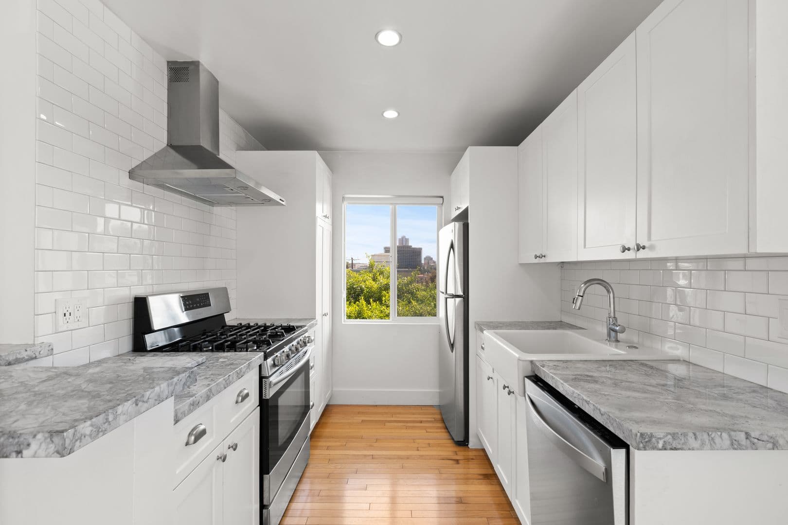Los Angeles Apartment: 1167 Bellevue Ave.