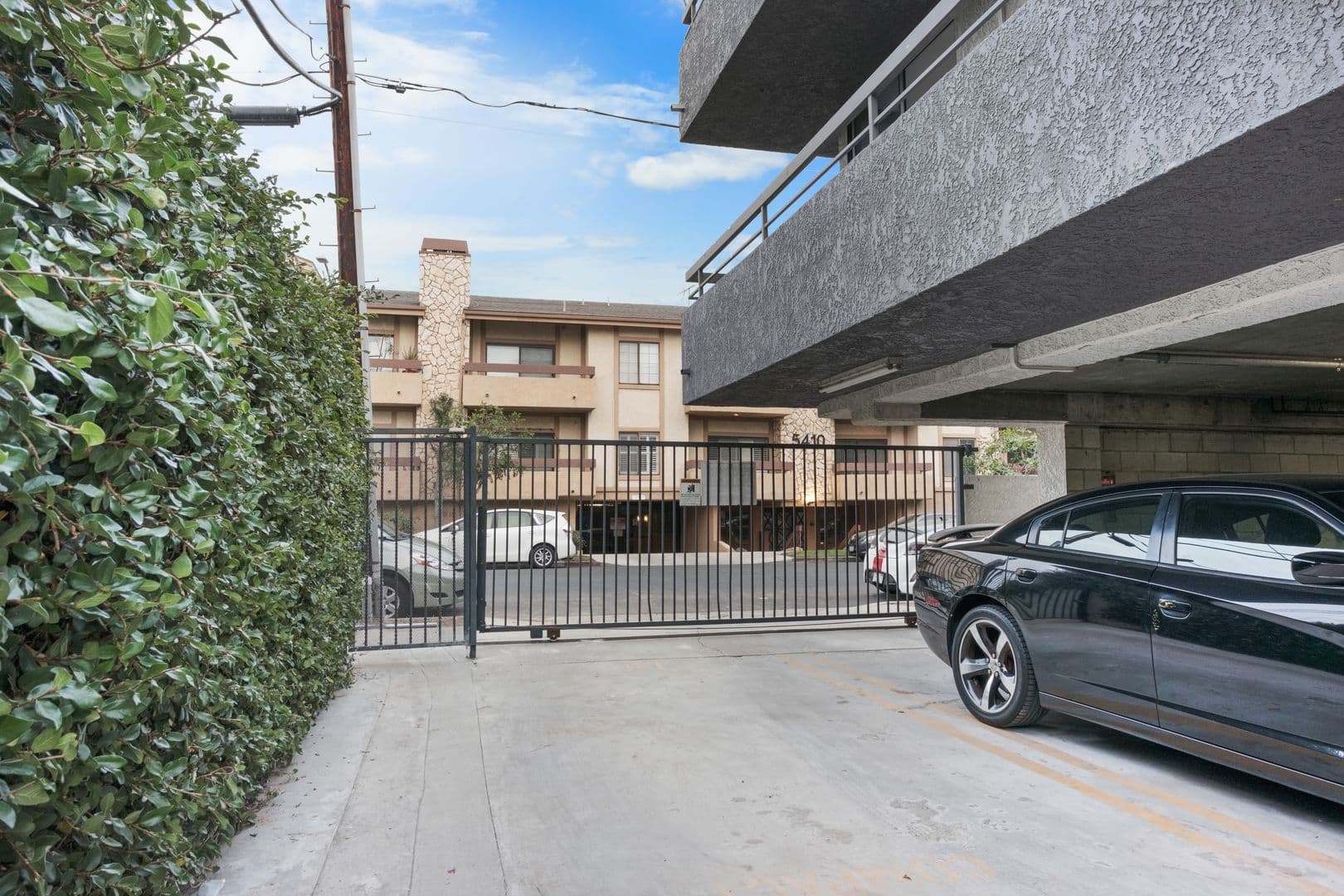 Valley Village Apartment: 5401 Rhodes Ave