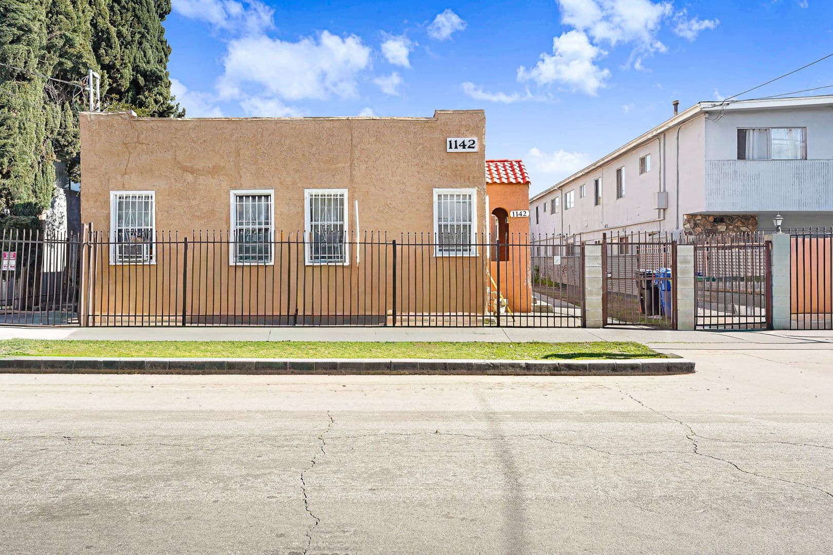 Los Angeles Condo: 1142 1/2 N Mariposa Ave.