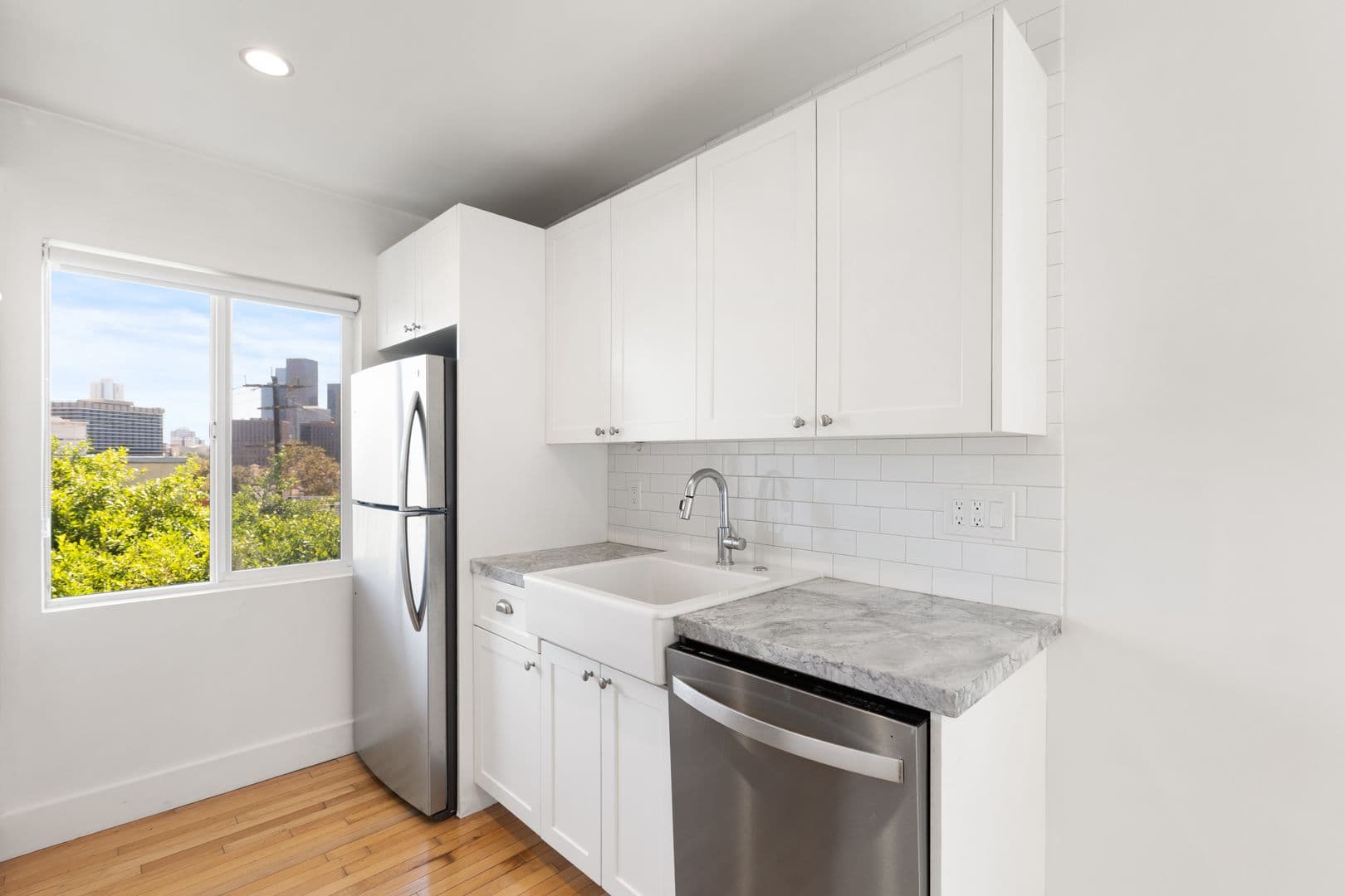 Los Angeles Apartment: 1167 Bellevue Ave.