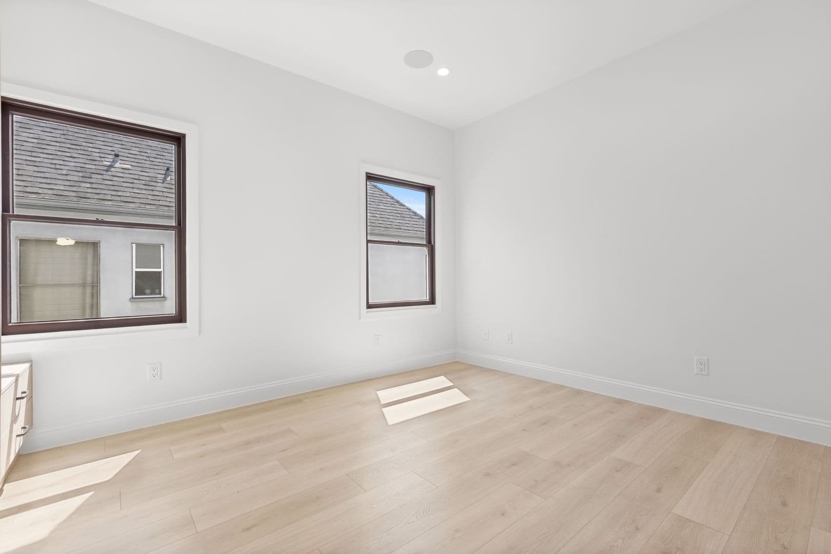 Los Angeles Condo: 341 N Genesee Ave