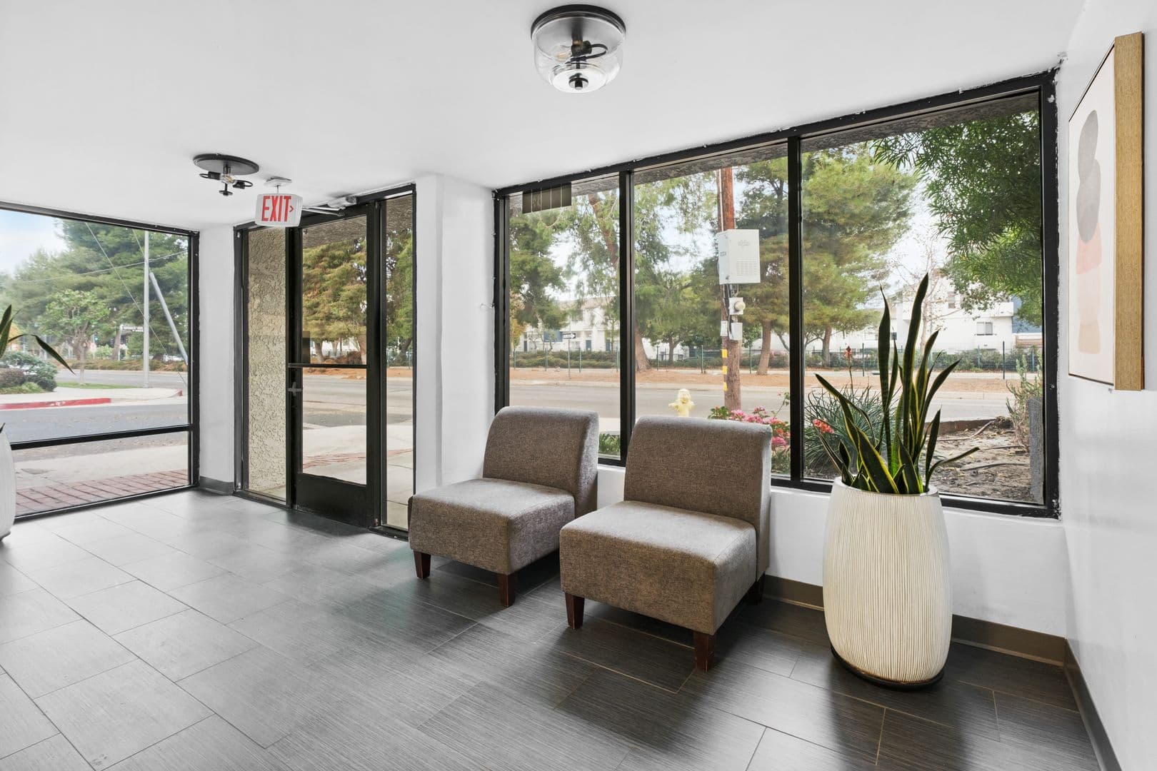 Valley Village Apartment: 5401 Rhodes Ave