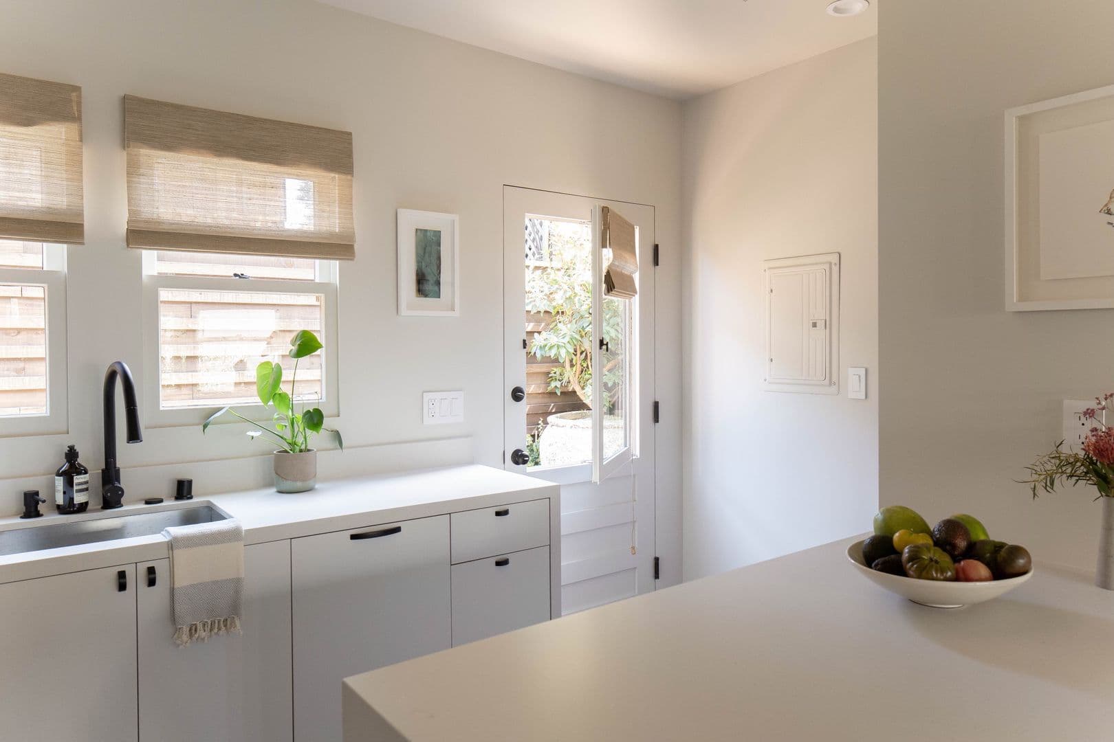 Santa Monica Condo: 2545 2nd St.