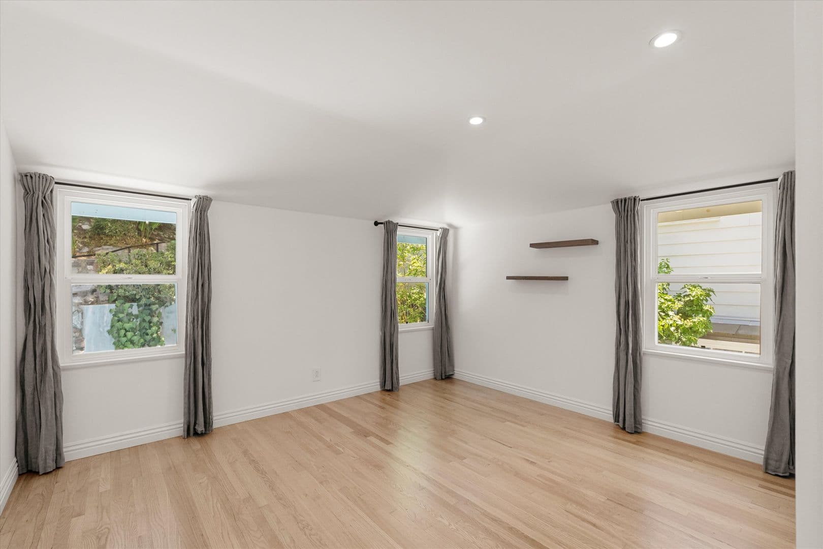 Glendale House: 2714 Hollister Terrace