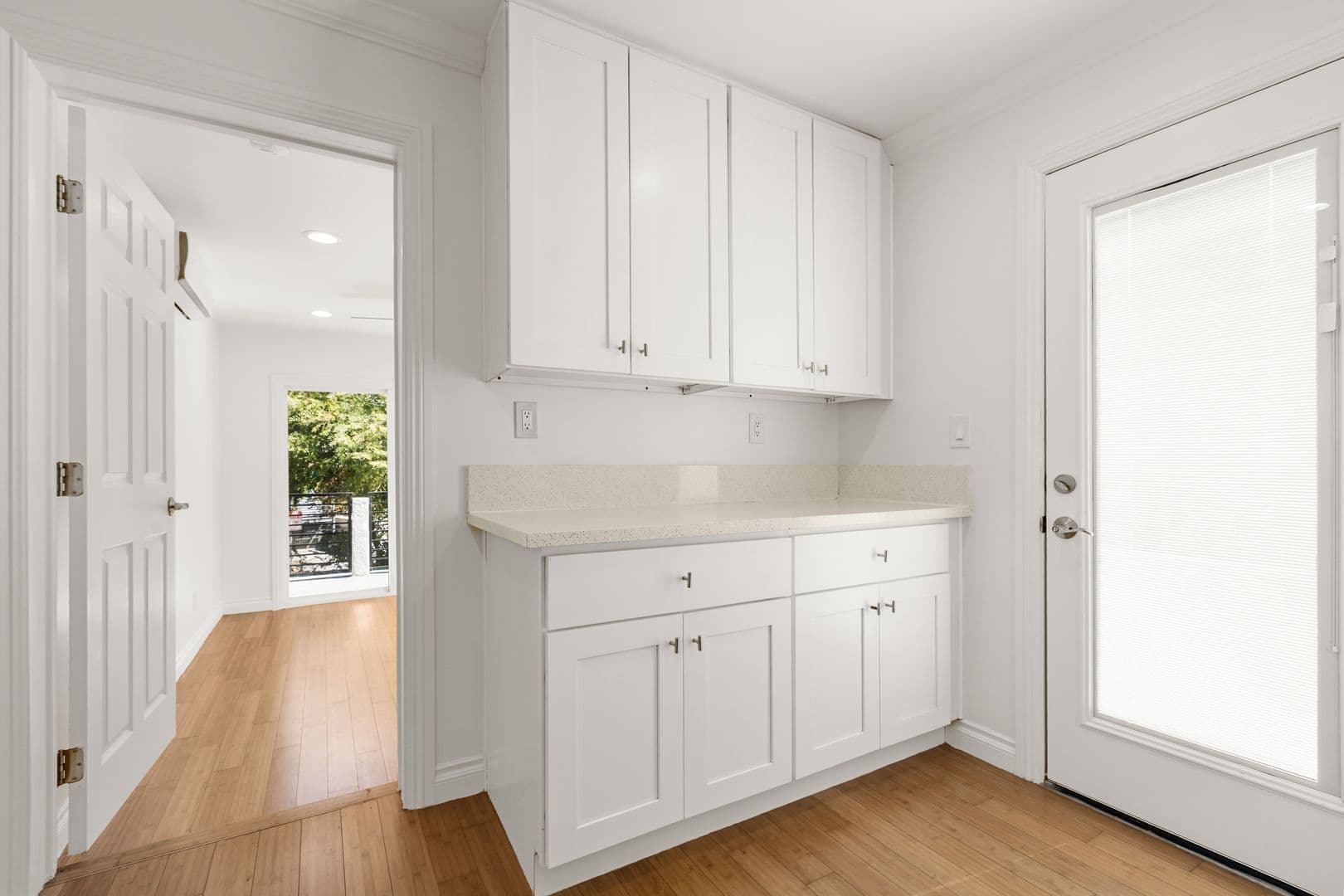 Los Angeles Condo: 2641 Riverside Terrace