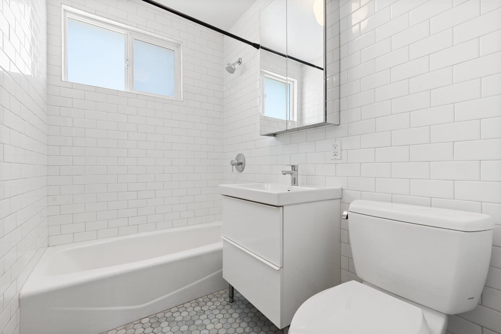Los Angeles Apartment: 1167 Bellevue Ave.