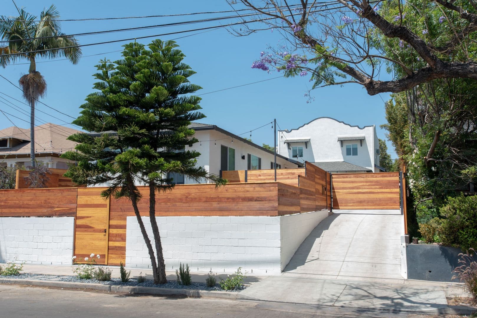 Los Angeles Condo: 2215 Elsinore St.