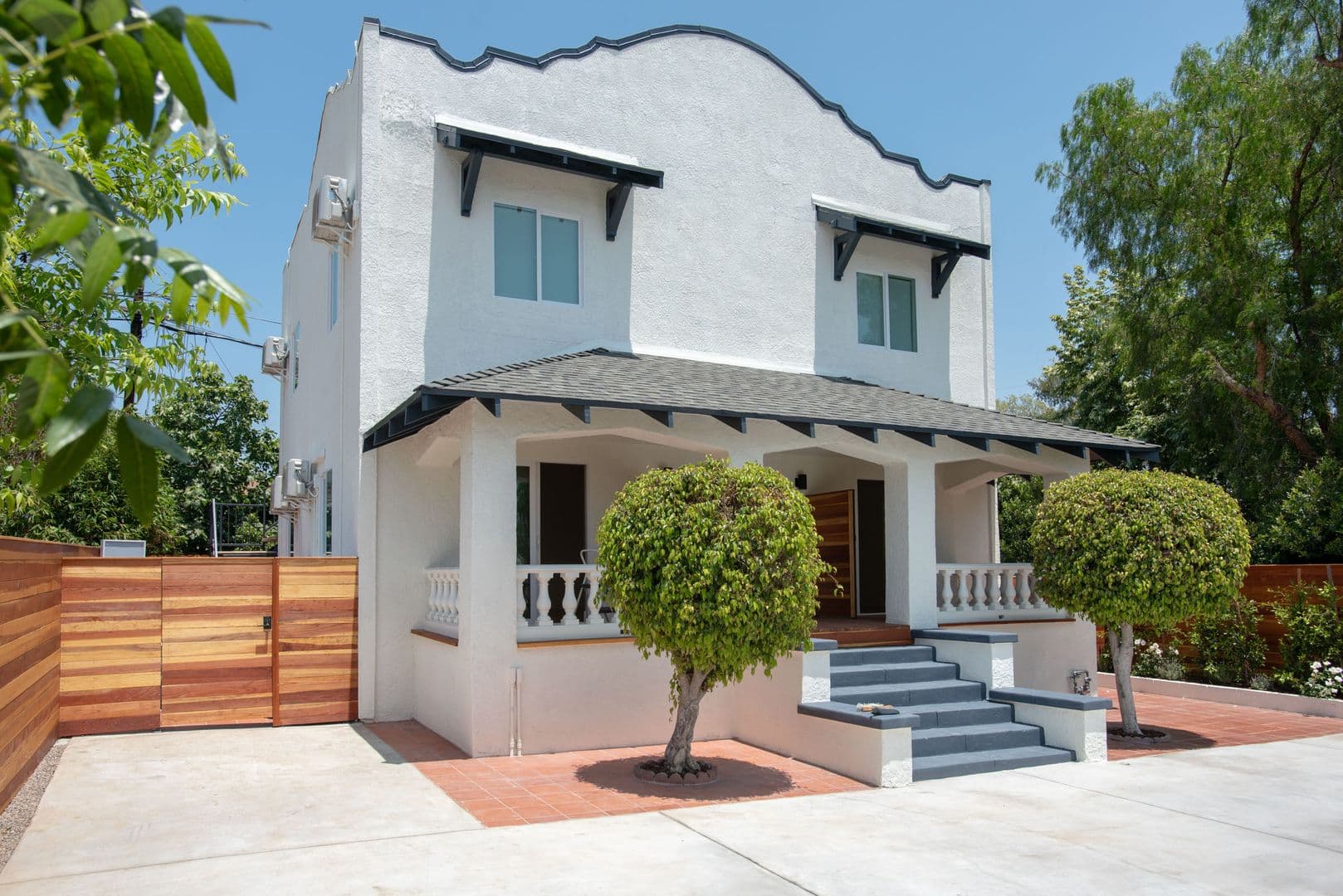 Los Angeles Condo: 2215 Elsinore St.