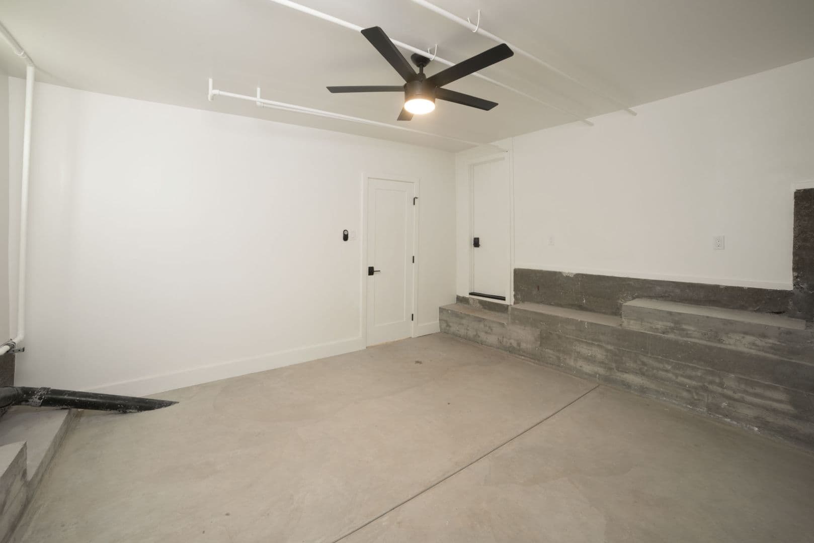 Los Angeles Apartment: 1167 Bellevue Ave.