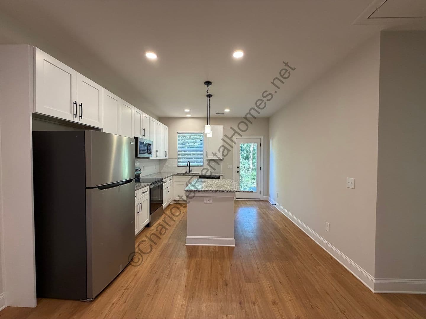 Hickory House: 1558 7th Ave Drive SW