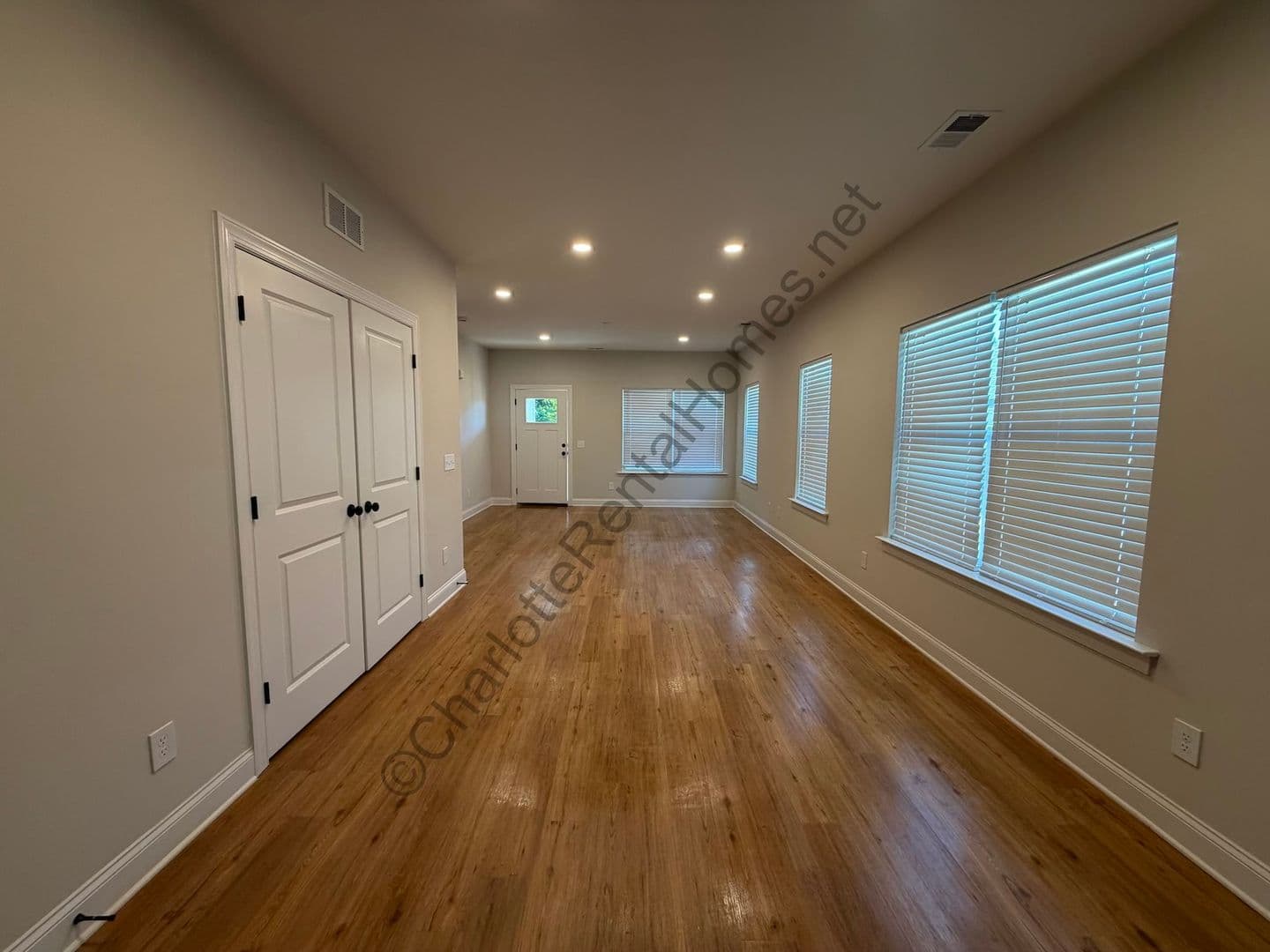 Hickory House: 1558 7th Ave Drive SW