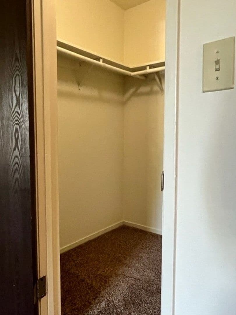 FRESNO Apartment: 5739 N CEDAR AVE, APT 125