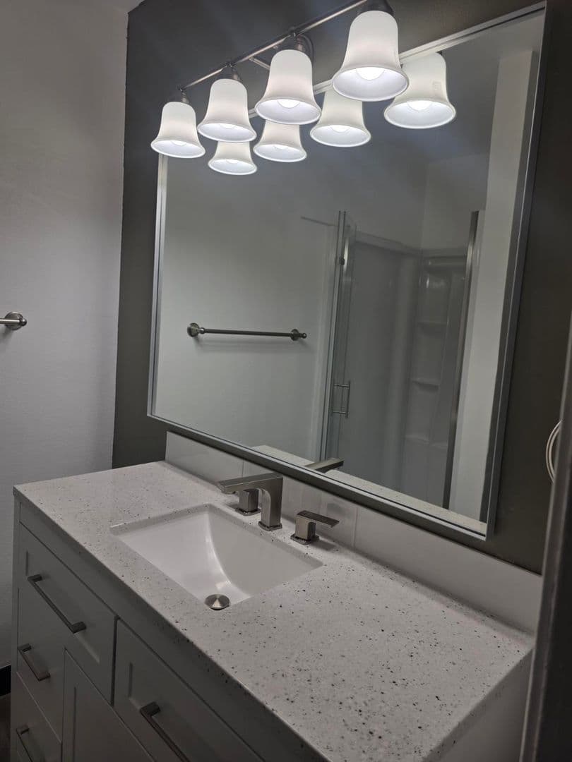 FRESNO Apartment: 2910-20 E. Huntington