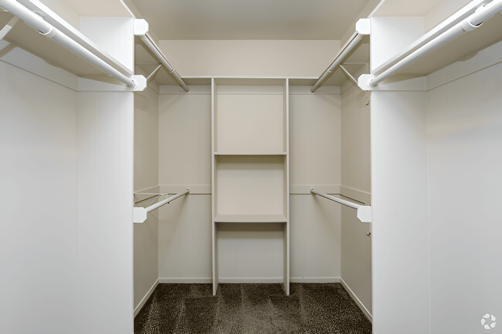 FRESNO Apartment: 4144 N VALENTINE AVE