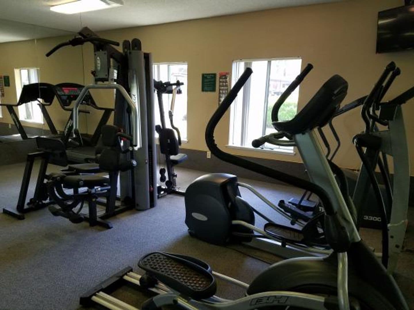 FRESNO Apartment: 5739 N CEDAR AVE, APT 125