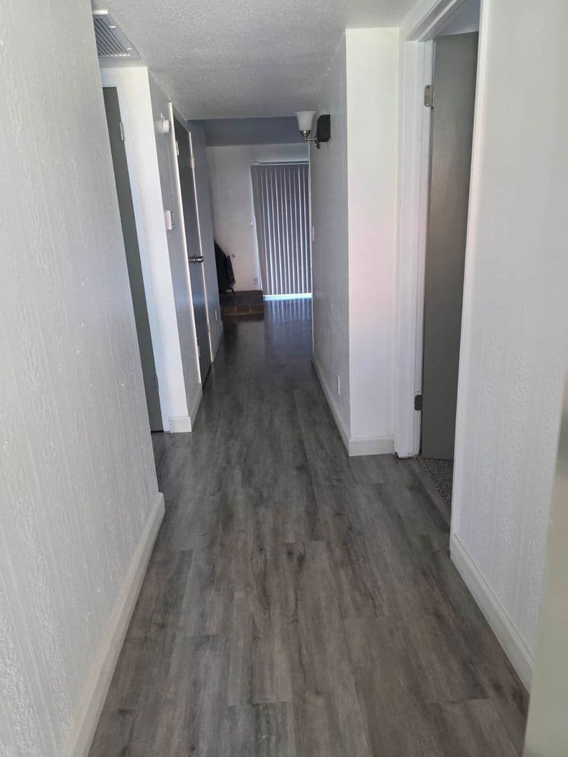 FRESNO Apartment: 2910-20 E. Huntington