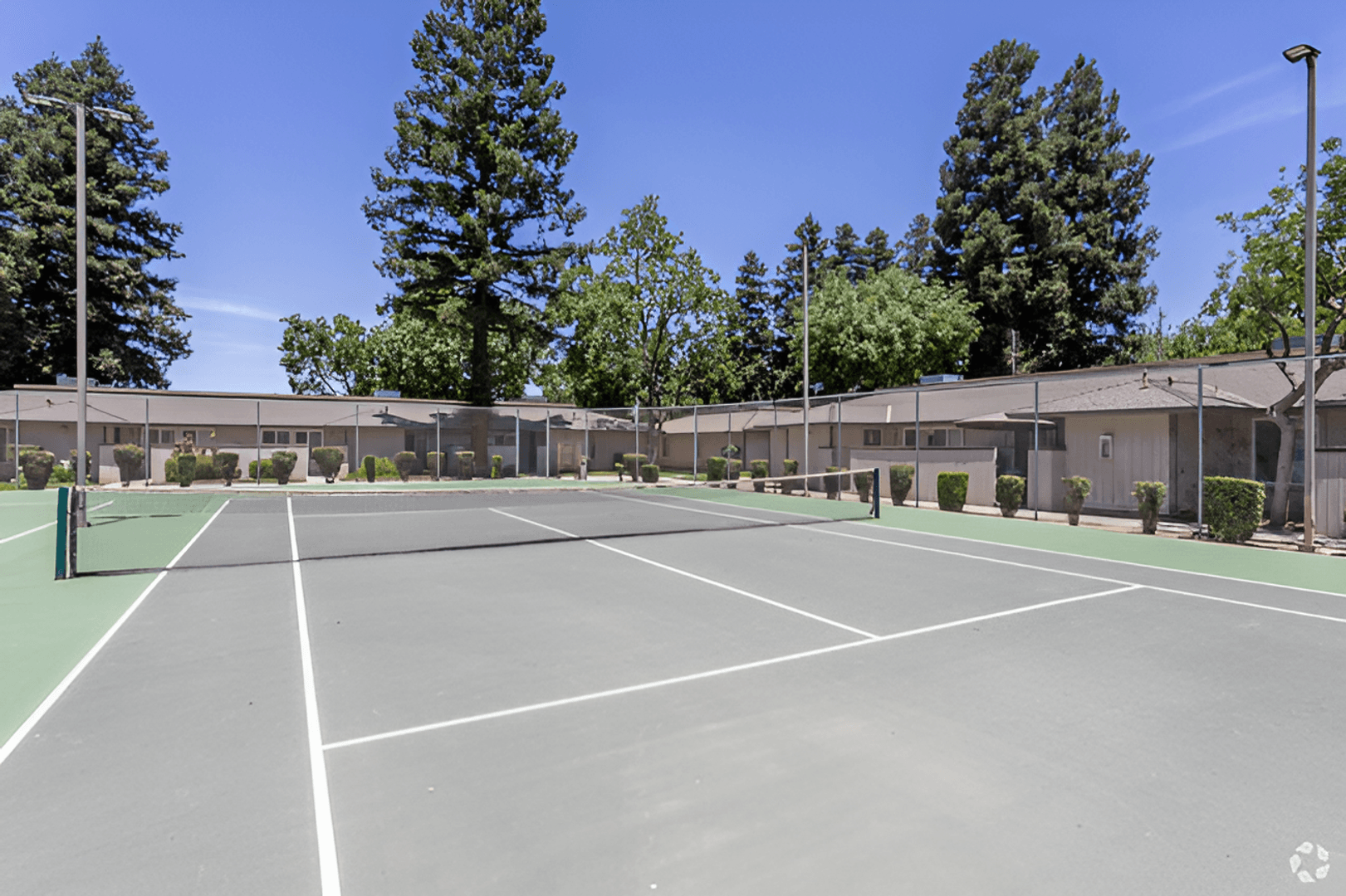 FRESNO Apartment: 4144 N VALENTINE AVE