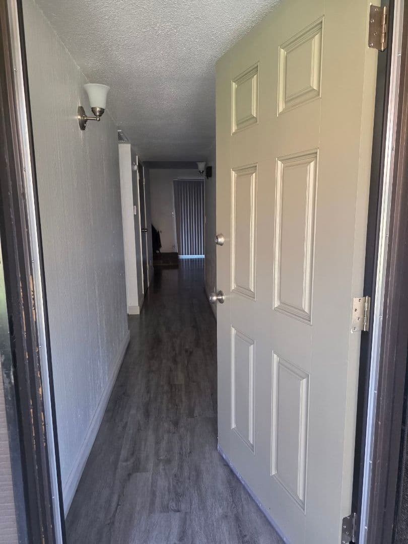FRESNO Apartment: 2910-20 E. Huntington